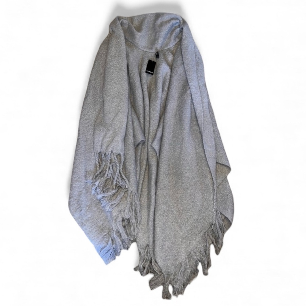 NWOT Torrid Soft Gray shawl